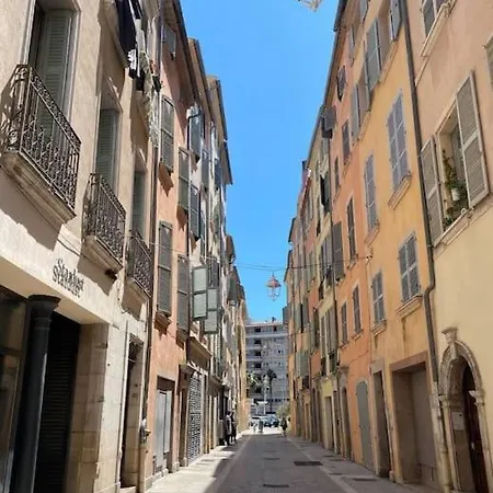 A 2 Pas Port De * Toulon